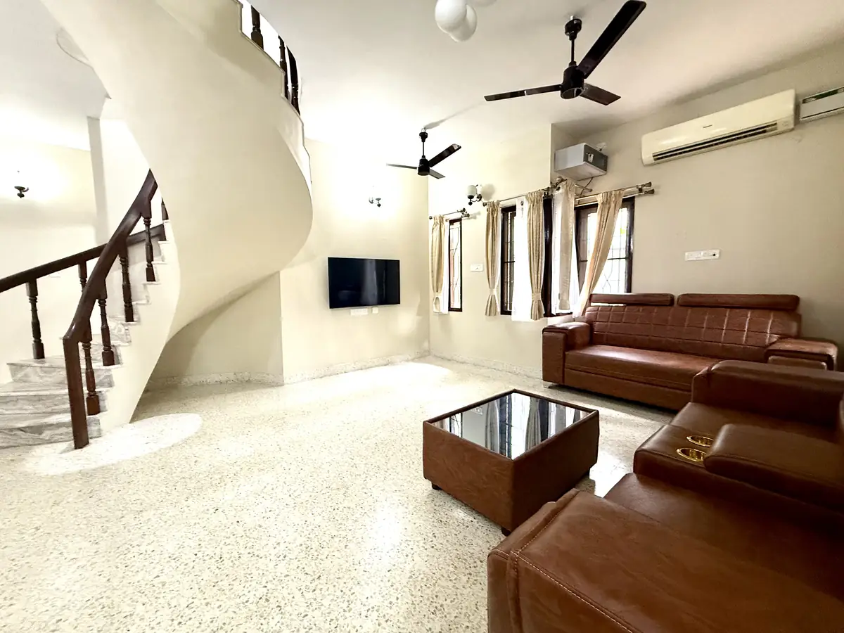 Kolam Dingai – Corporate Executive Stay Kotturpuram Chennai